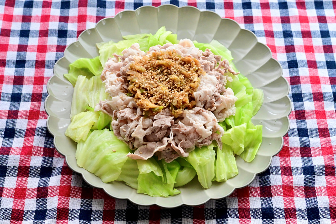 豚しゃぶとゆでキャベツの香味ごまだれがけ