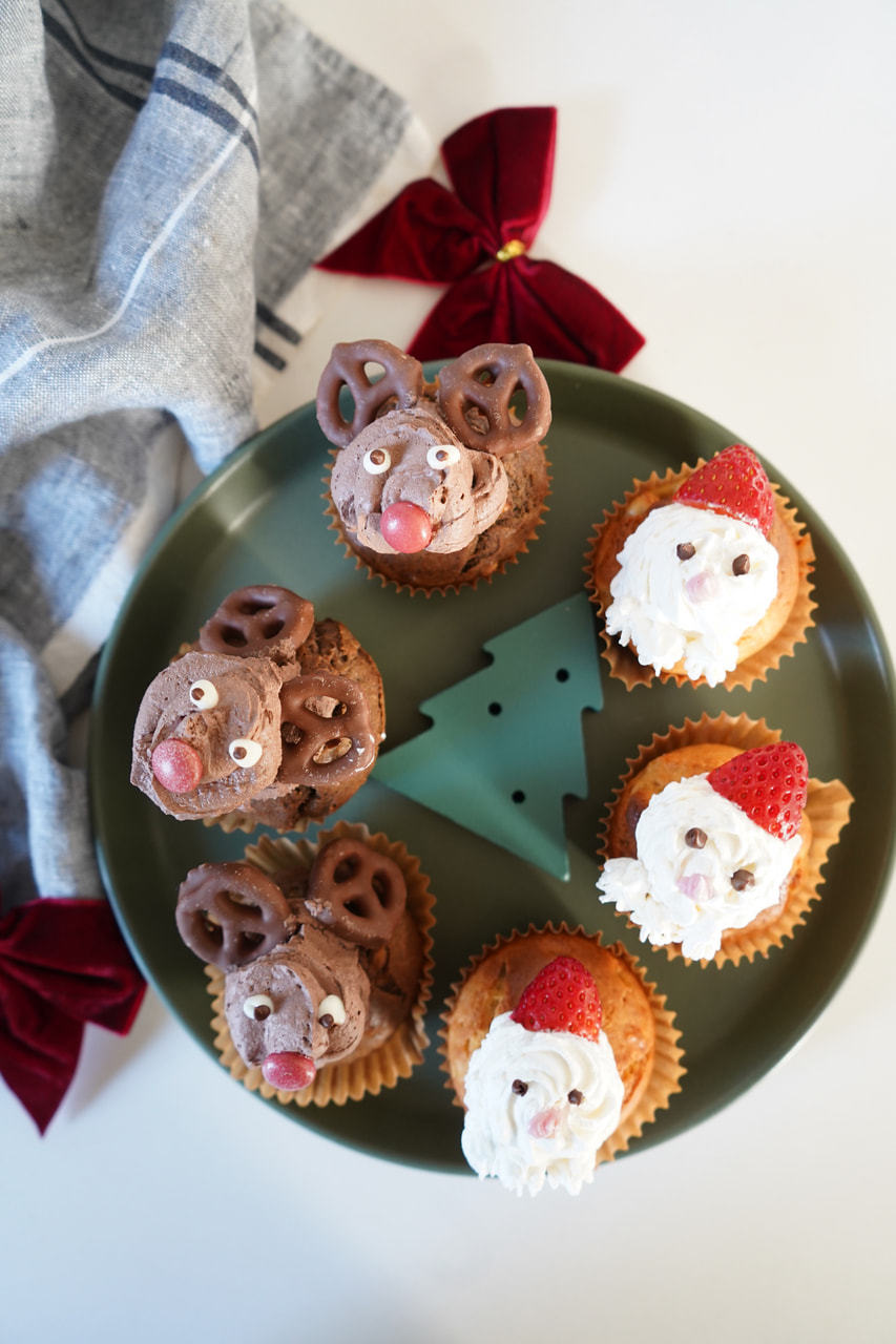 トナカイとサンタのごまマフィン