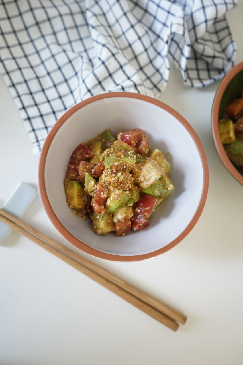 トマトとアボカドとクリームチーズのごま和え