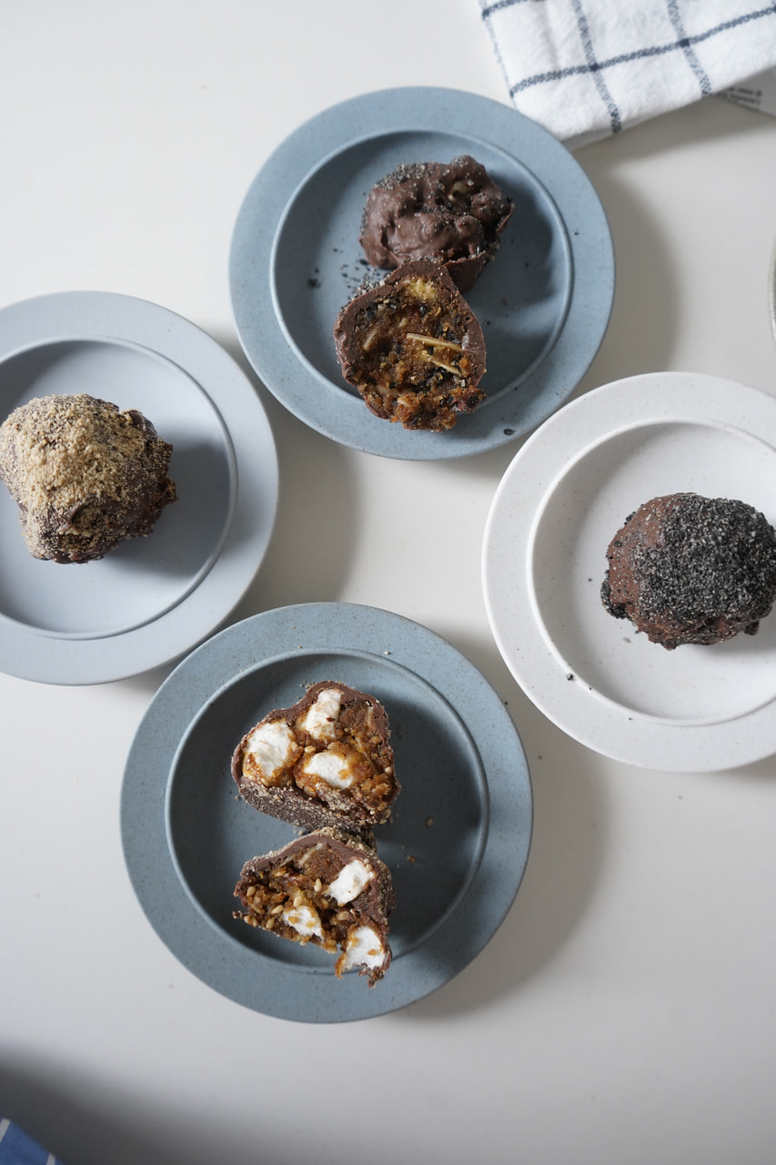 2色ごまのラムレーズンボンボン