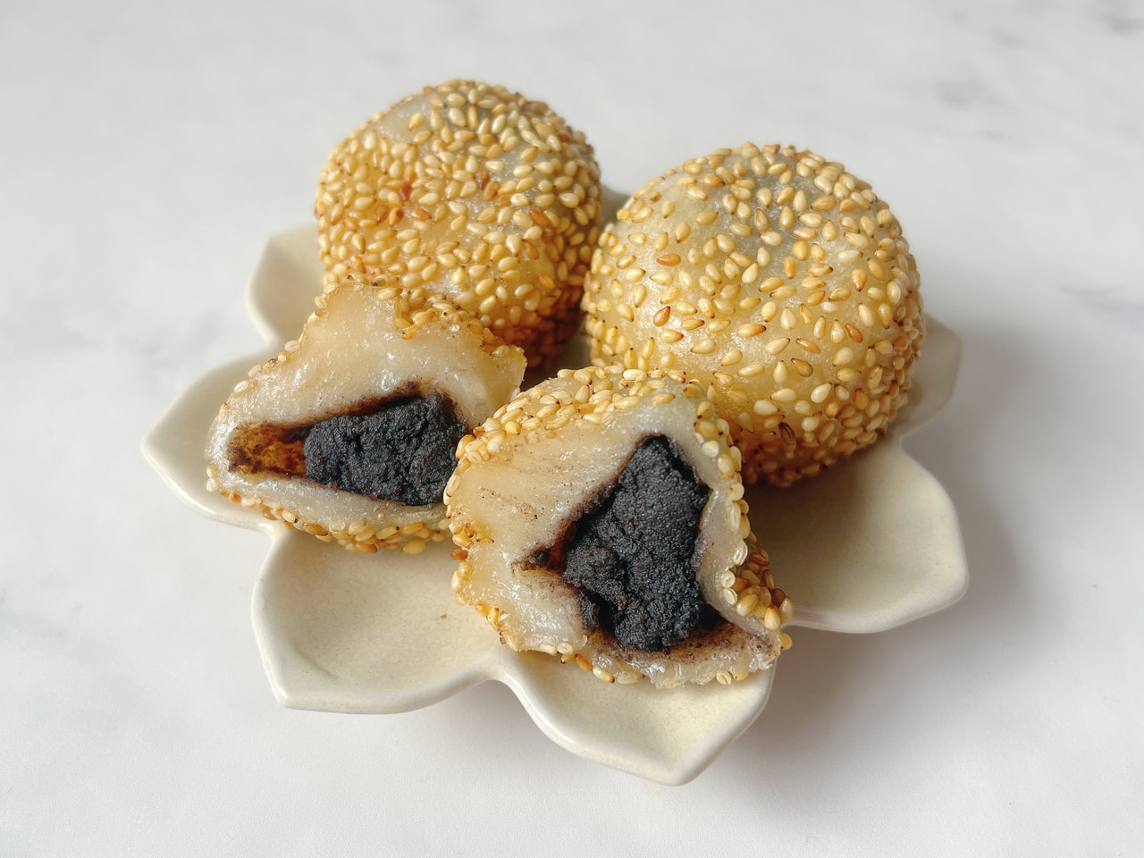 定番！ゴマ団子 | 特選ごまレシピ | カタギ食品